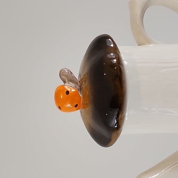 Vintage Merry Mushroom teapot - Picture 4 of 10